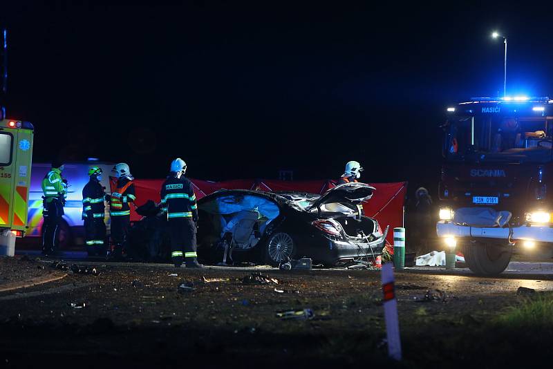 Smrtelná dopravní nehoda na kruhovém objezdu u Ovčár.