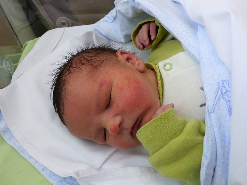 Viktor Kostřica se narodil 17. května 2022 v kolínské porodnici, vážil 3840 g a měřil 50 cm. V Oseku ho přivítala sestřička Vanesa (12 ) a rodiče Stanislava a Zbyšek.