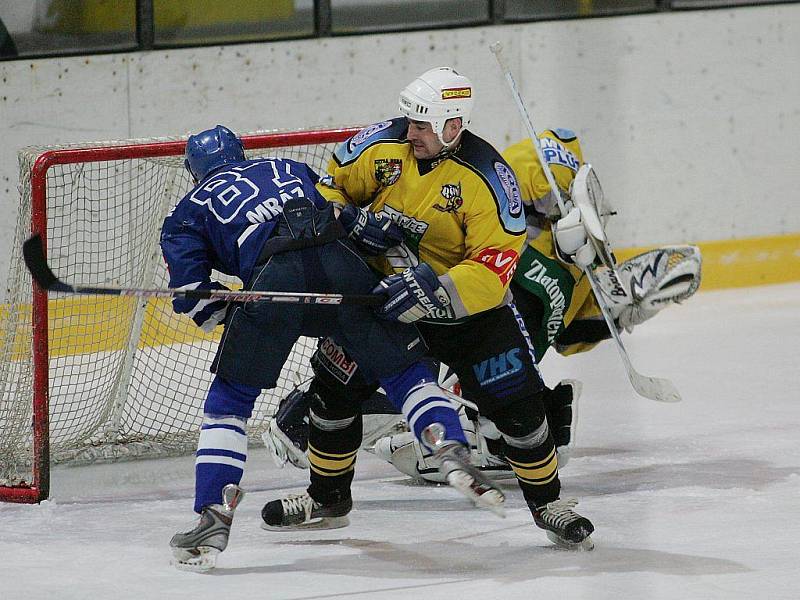 Z hokejového utkání play off druhé ligy Kolín - Kutná Hora (2:3)