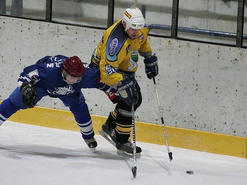 Z hokejového utkání play off druhé ligy Kolín - Kutná Hora (2:3)