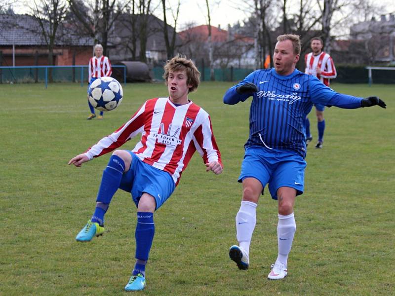 Z utkání Břežany II - Liblice (2:2).