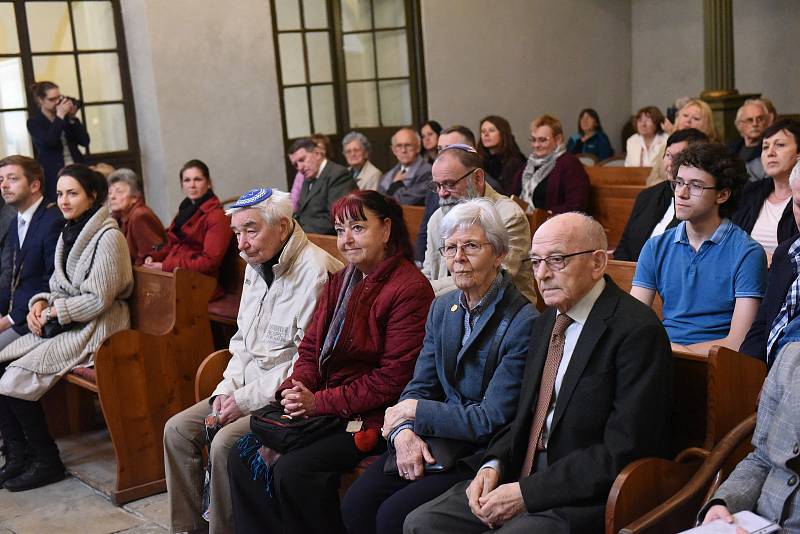 Z vernisáže hned tří výstav najednou v kolínské synagoze.