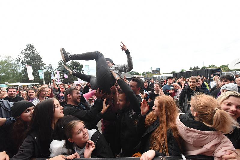 Z 26. ročníku hudebního festivalu Rock for People v areálu bývalého vojenského letiště v Hradci Králové.