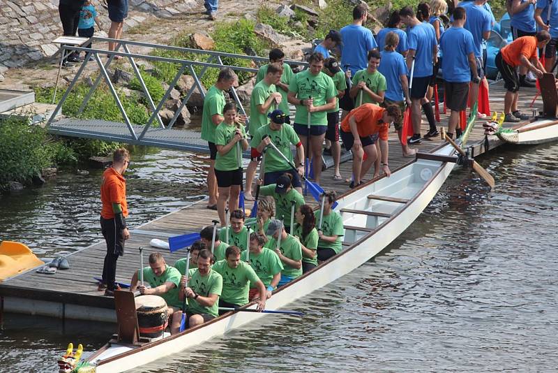 Dračí lodě zavítaly do Kolína již po jedenácté