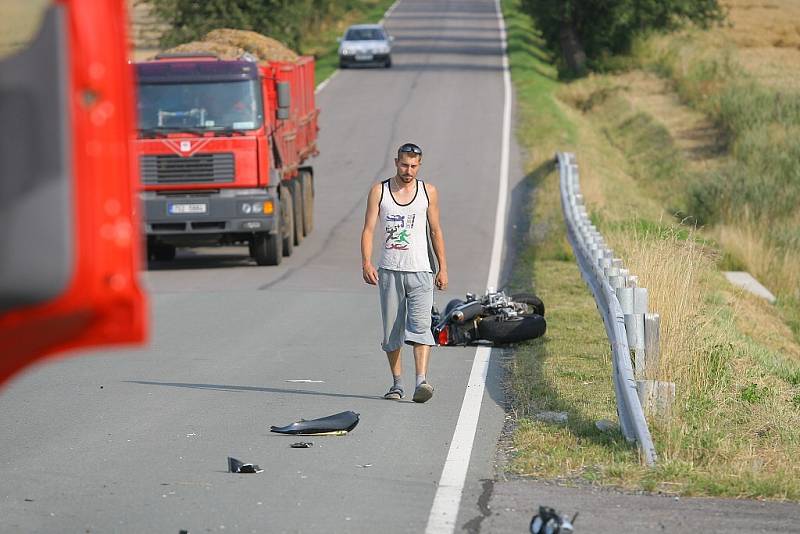 Nehoda motorkáře u Žiželic