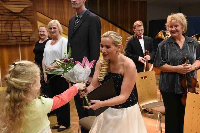 Podzimní koncert Kolínské filharmonie ve velkém sále Městského společenského domu v Kolíně.