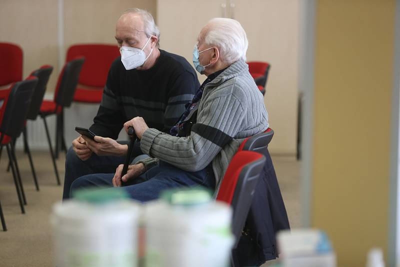 Očkování seniorů vakcínou firmy Moderna v Kolíně v úterý 9. února.