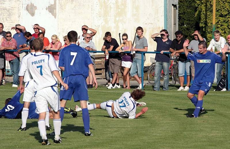 Z fotbalového utkání krajského přeboru Polepy - Nové Strašecí (5:1)