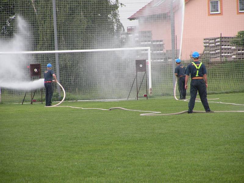 Druhé kolo Podlipanské ligy v Rostoklatech