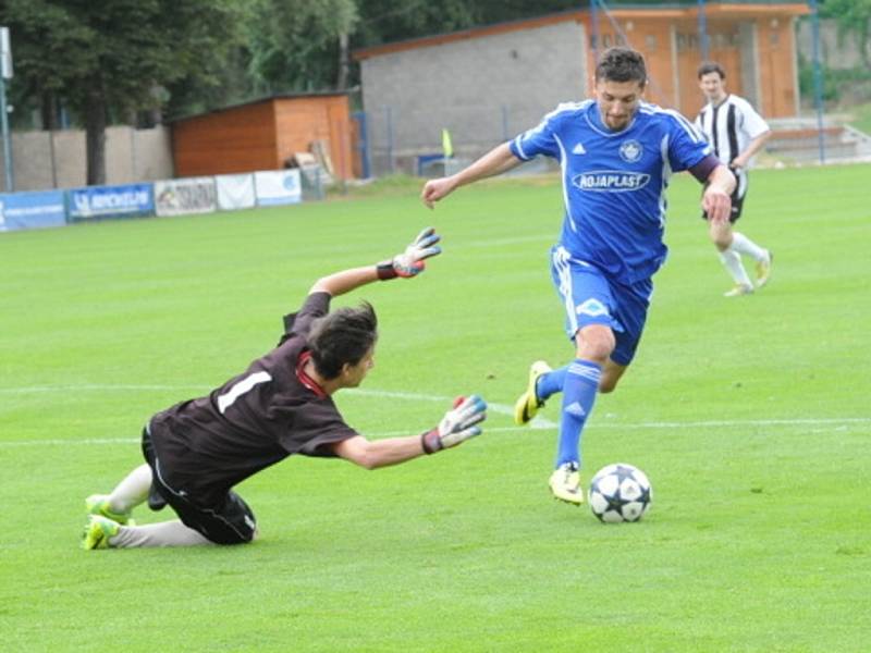 Z utkání FK Kolín - Horní Měcholupy (2:0).