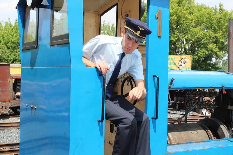 Sobotní jízdy výletním vláčkem na Kolínské řepařské drážce