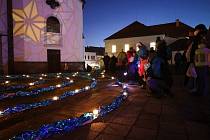 Betlémské světlo zavítalo ve středu 22. prosince do Českého Brodu, kam ho přivezli českobrodští skauti.