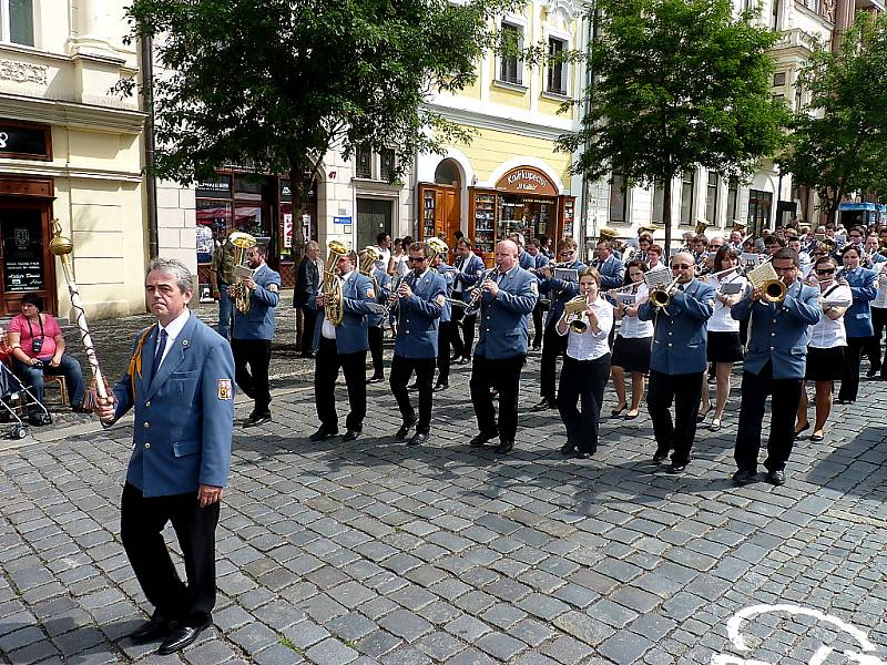 Hlavní slavnostní průvod Kmochova Kolína 2012