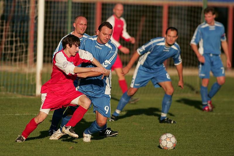 Z utkání Pečky - Tuchoraz (1:3).