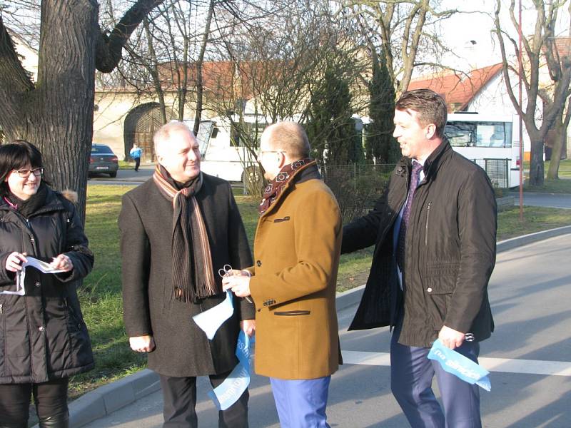 Zakončení bezpečnostních úprav na silnicích v Cerhenicích