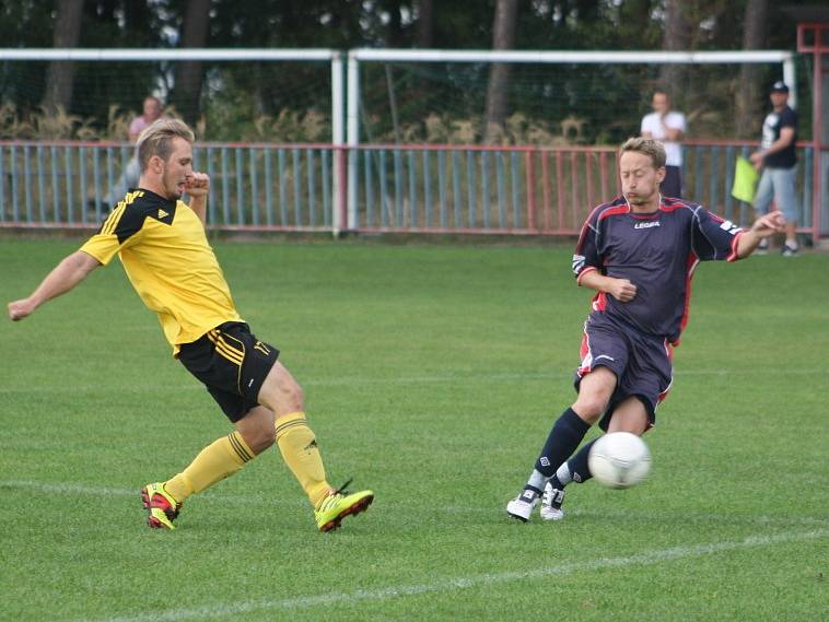 Z utkání Jestřabí Lhota - Žiželice (2:2, PK 1:4).