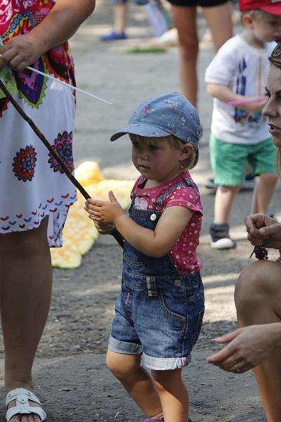 Souběžně s letním rodinným festivalem Kouřimská skála se v Kouřimi v sobotu odpoledne uskutečnil 18. ročník Putování s pohádkou. 