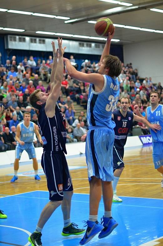 Z utkání BC Unikol Kolín - BK Děčín (76:66).