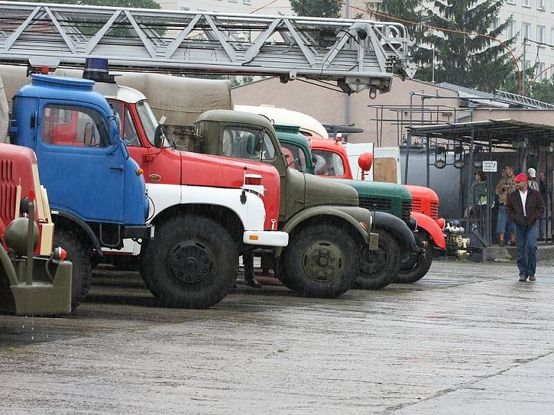 Na kolínském autobusovém nádraží byly k vidění veteránové skvosty