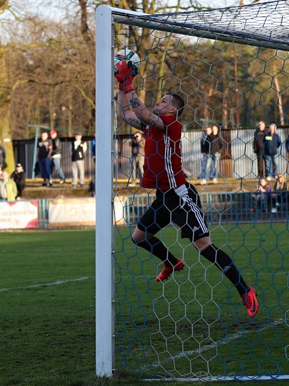 Z dohrávky FK Kolín - Dvůr Králové (1:0).