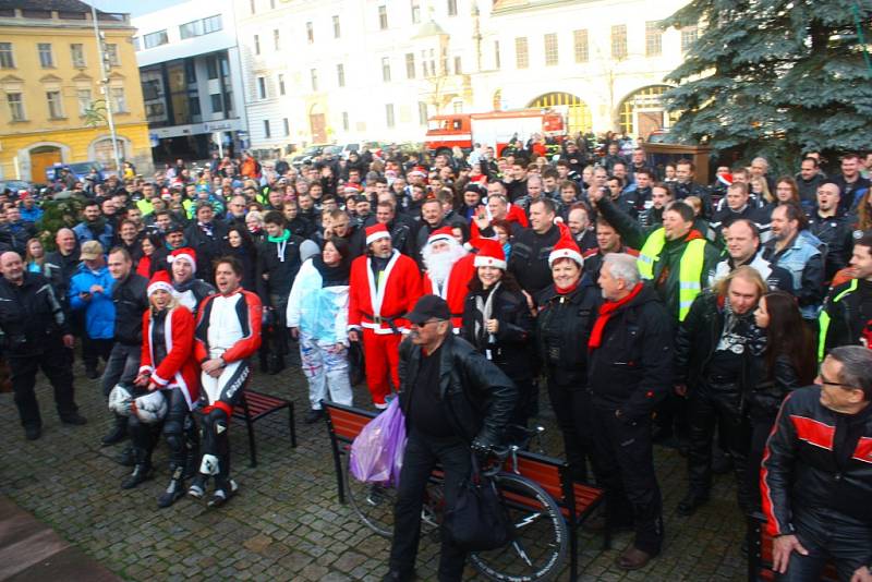 Vánoční vyjížďka kolínských motorkářů