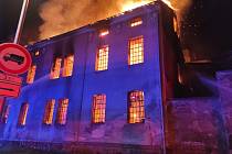 V areálu ZZN poblíž českobrodského vlakového nádraží hořelo staré silo.