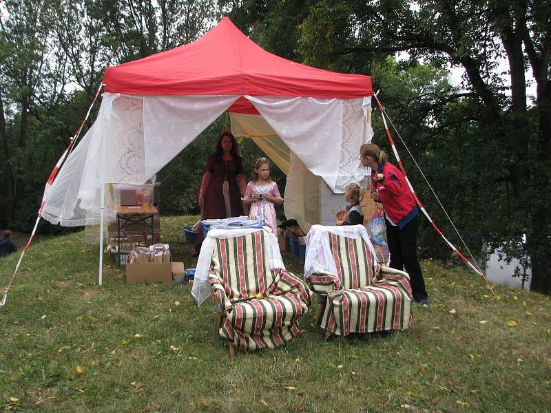 Rodinný festival Kouřimská skála zahájil pohádkový program