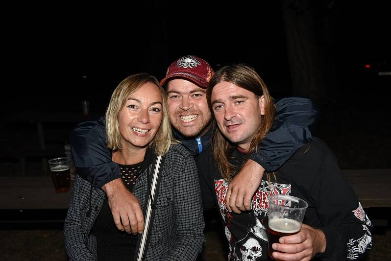 Na festivalu Rockový Týnec zahrála pětice legendárních kapel, došlo i na moravského hosta.