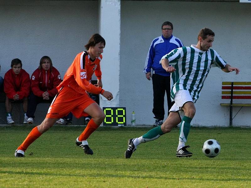 Z utkání fotbalové I. A třídy Polepy - Bakov n. J. (4:1).