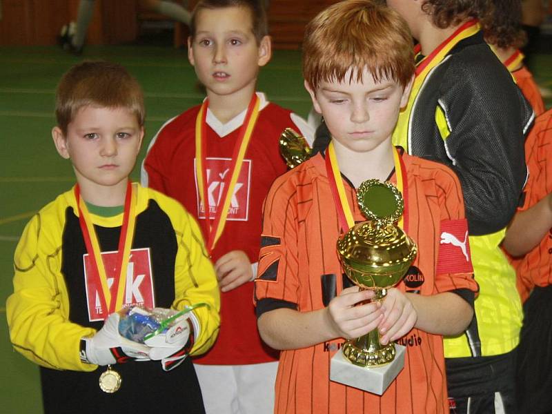 Velký Vánoční turnaj J.M.KAPA pro ročníky 2003 a mladších ve fotbale uspořádal Sokol Jestřabí Lhota ve sportovní hale při Základní škole Mnichovická Kolín.