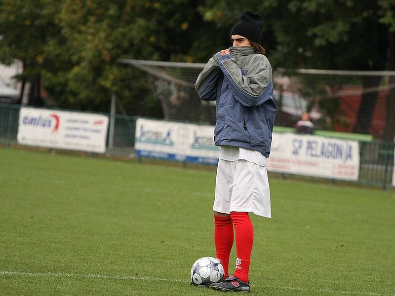 Z utkání Velim - Tesla Pardubice (1:1).