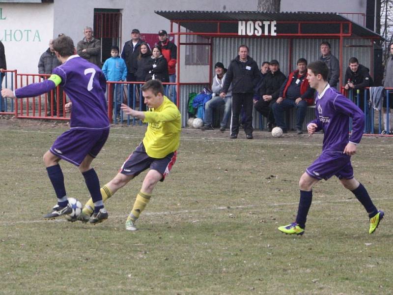 Z utkání Jestřabí Lhota - Libodřice (1:0).