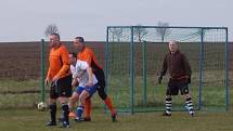 Z utkání Naivní FC - Vodvárkovi (4:0).