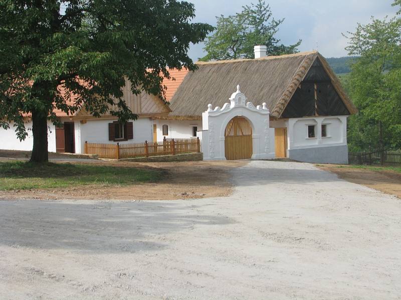 Kouřimský skanzen po dokončení první etapy dostavby těsně před slavnostním otevřením pro veřejnost