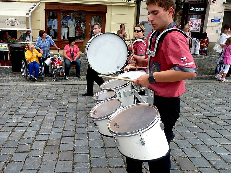 Hlavní slavnostní průvod Kmochova Kolína 2012