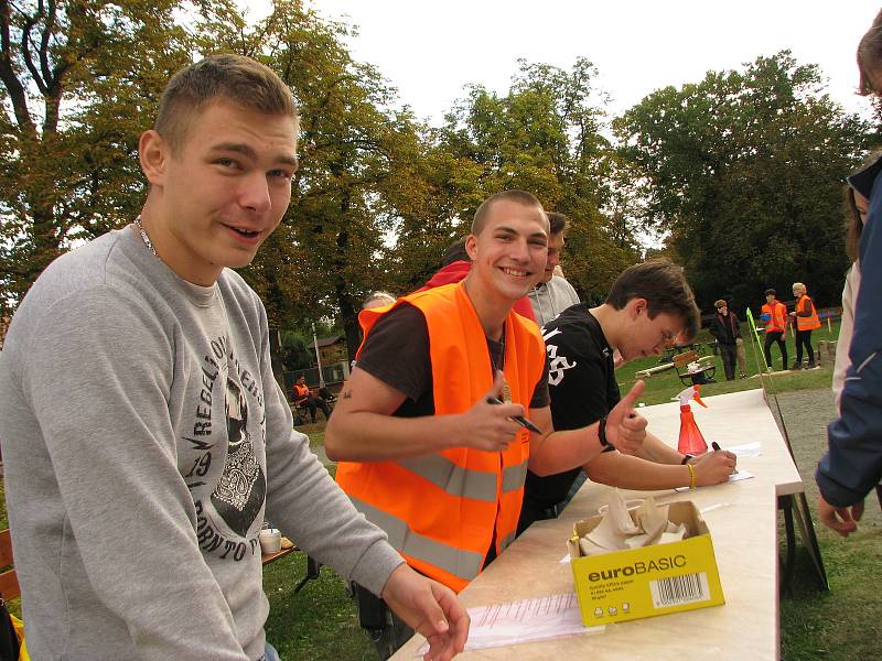 Z veletrhu řemesel na Medvědí louce v Kolíně.