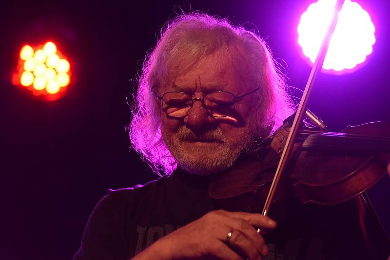 Michal Prokop zahájil kolínský koncert třemi největšími hity.