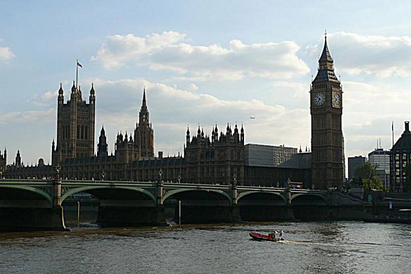 Westminsterský palác a hodinová věž Big Ben 