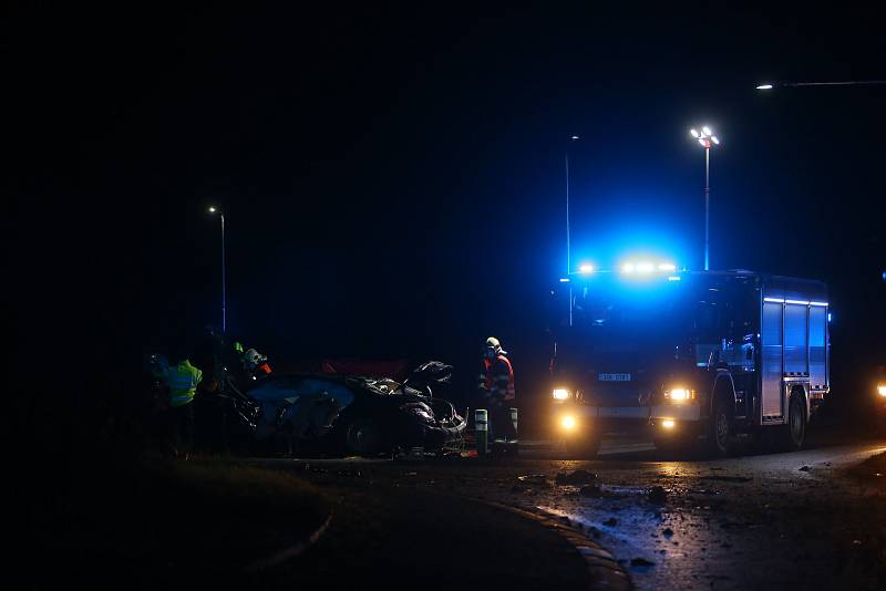 Smrtelná dopravní nehoda na kruhovém objezdu u Ovčár.