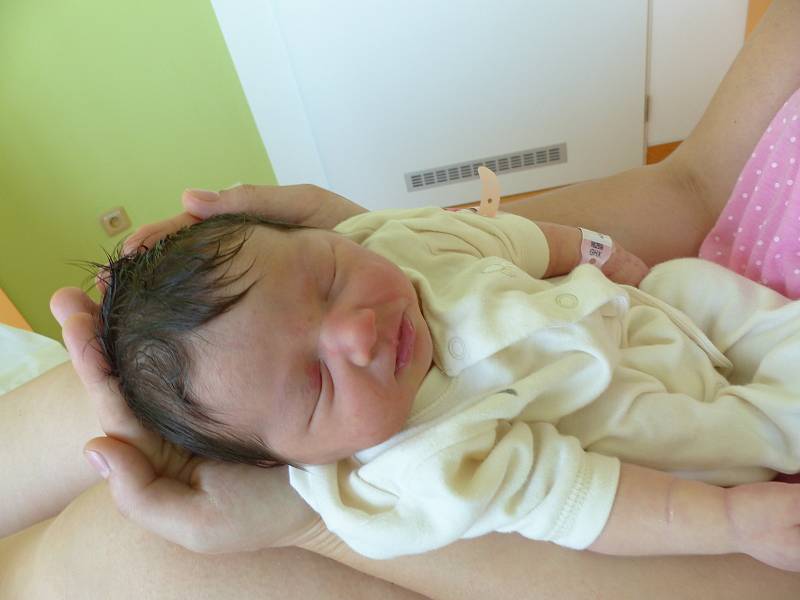 Madlen Kalendová se narodila 19. července 2019 s mírami 3170 g a 48 cm. V Kolíně se z ní těší maminka Pavlína a tatínek Lojza.