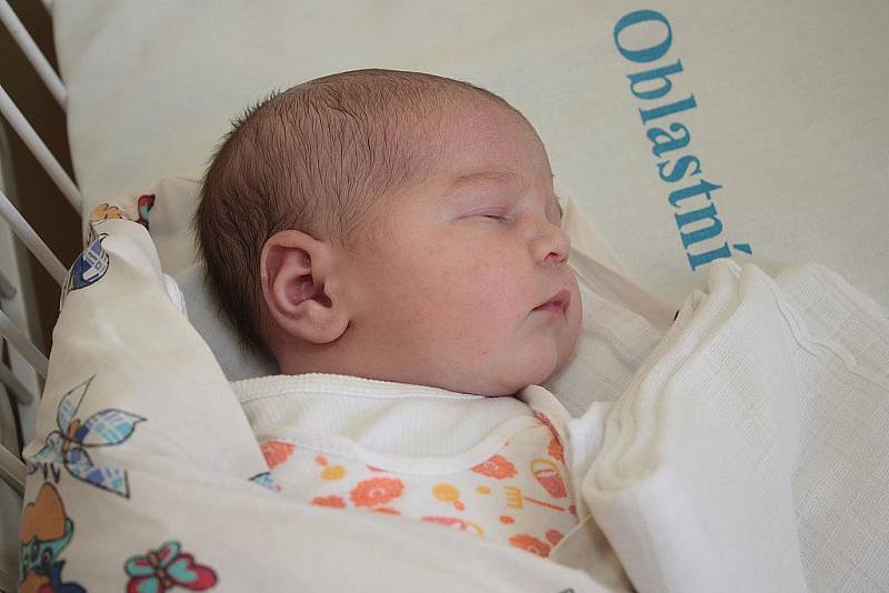 Manželé Iveta a Josef z Býchor mají radost z prvorozeného potomka. 24. února 2011 se jim narodila dcera Sandra Sixtová, a to s váhou 3500 gramů a výškou 48 centimetrů. 