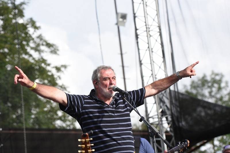 Na slavná léta festivalu Rock for People zavzpomínali v sobotu v areálu českobrodského stadionu Na Kutilce, kam se alespoň na jeden den opět vrátilo festivalové dění.