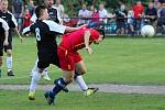 Z dohrávky 22. kola Postřižinského okresního přeboru Radim B - Třebovle (2:3).