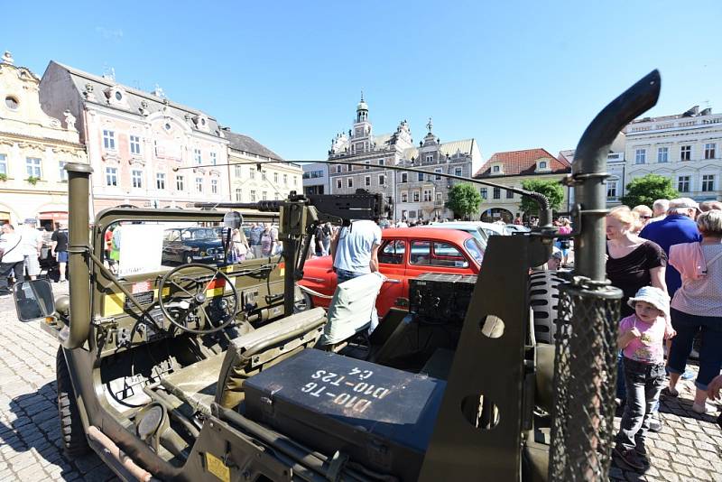 Do Kolína se opět sjela historická auta