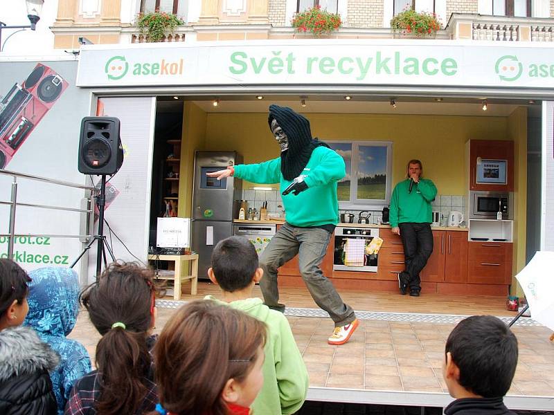 Interaktivní návěs Svět recyklace zastavil v Českém Brodě