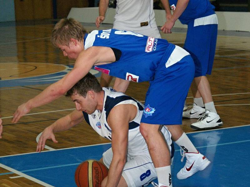 Z utkání 22. kola Mattoni NBL, BC Kolín - USK Praha (76:74).