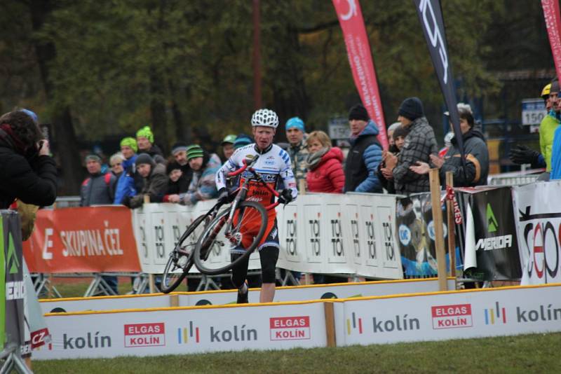 Cyklokrosový Toi Toi Cup vyhrál v Kolíně Nesvadba před Konwou a Paprstkou.