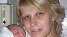Julie Bečánová se narodila 7. října v Kolíně. Vážila 3300 gramů a měřila 50 centimetrů. Doma ve Zruči nad Sázavou ji přivítá maminka Mirka a tatínek
