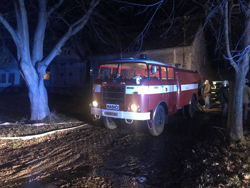 Požár zemědělského stavení na Kolínsku.