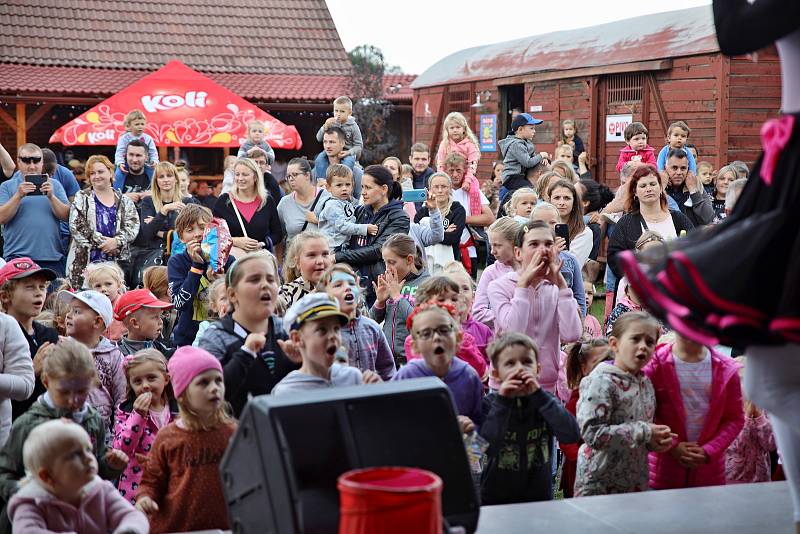 Z vystoupení Míši Růžičkové na Zastávce Radim.